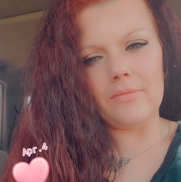 Meet your Posher, Jenn - Picture 5 of 8